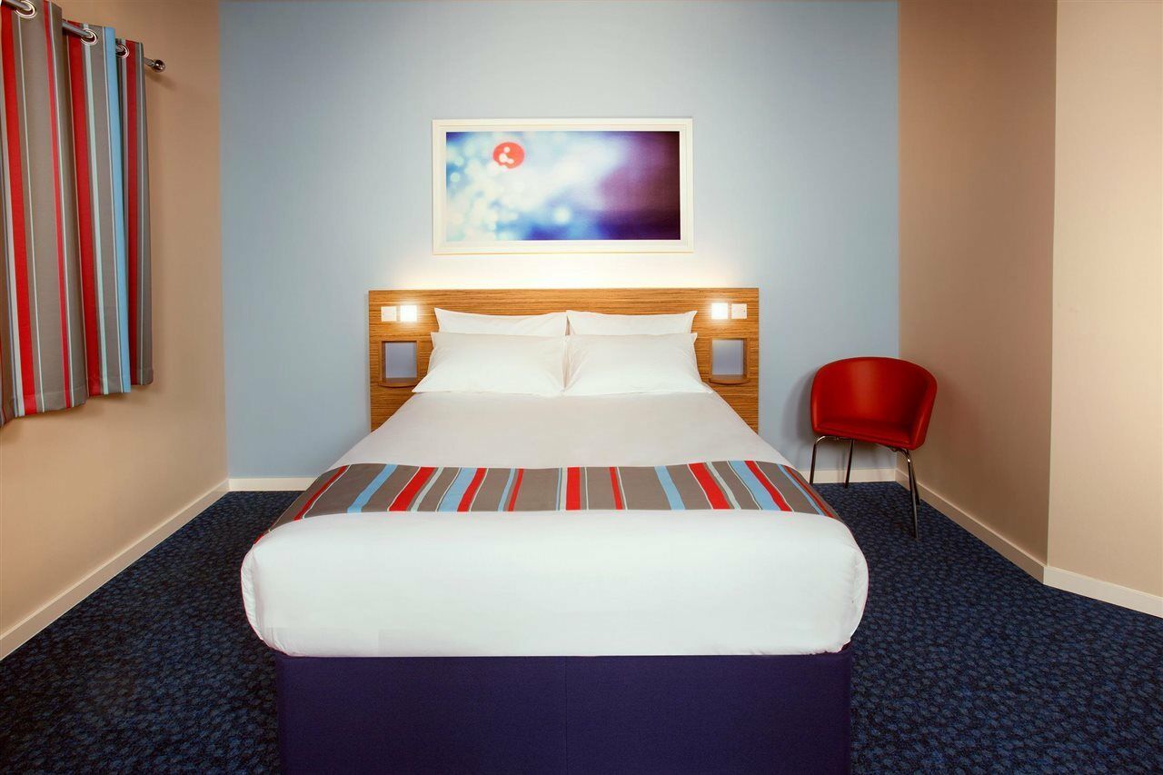 Travelodge Llanelli Cross Hands Exterior foto